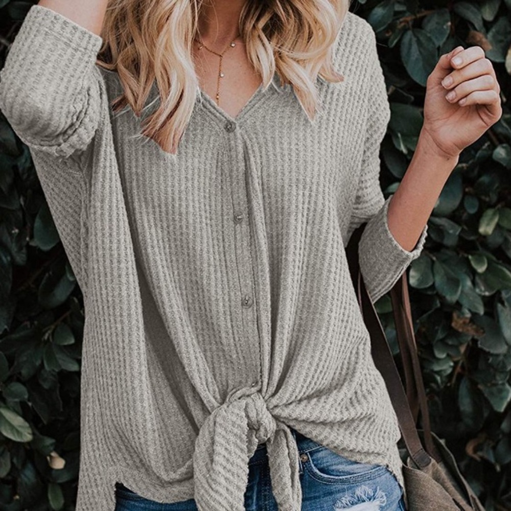 ✨THE WAFFLE KNIT KNOT HENLEY TOP IN GRAY NWT*✨ - Picture 3 of 5